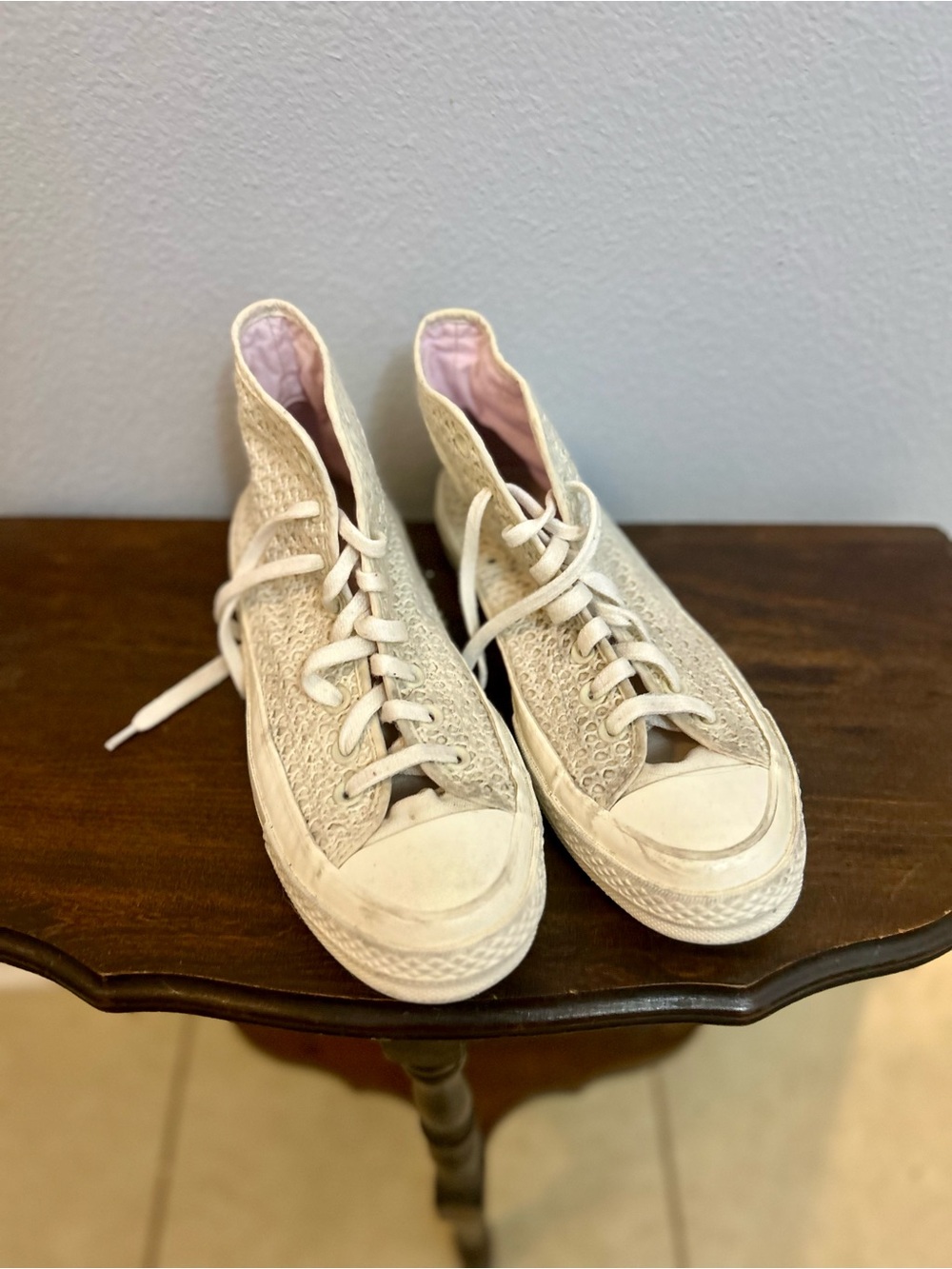 Converse Women's Cream Lace-Up High-Top Sneakers with Pink Lining